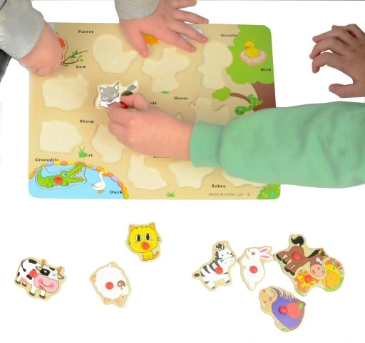 układanka puzzle drewniane zwierzątka pinezki
